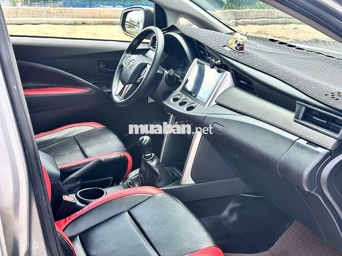 Toyota Innova 2019 2.0E số sàn 8 chỗ rộng rãi