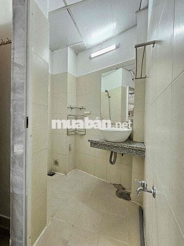 CĂN HỘ Q1_RỘNG RÃI_THOÁNG MÁT_SẠCH SẼ_MỚI_CỬA SỔ LỚN_ÁNH SÁNG TỐT
