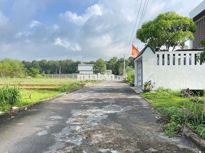 PHƯỚC HỘI:  BÀ RIA VŨNG TÀU 
Chủ gửi em một lô , dt 130 m 5x 26 
Full