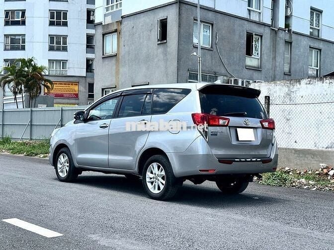 Toyota Innova 2019 2.0E số sàn 8 chỗ rộng rãi