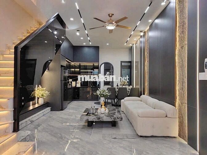 MỚI XÂY XONG CHƯA Ở - DO PHẢI CHUYỂN CÔNG TÁC VỀ VŨNG TÀU