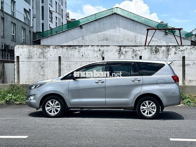 Toyota Innova 2019 2.0E số sàn 8 chỗ rộng rãi