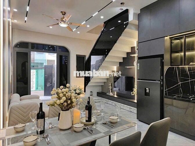 MỚI XÂY XONG CHƯA Ở - DO PHẢI CHUYỂN CÔNG TÁC VỀ VŨNG TÀU