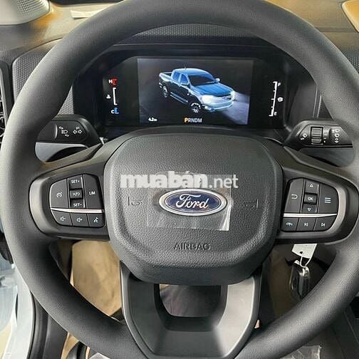 Ford Ranger 2025 mới 100%, trả trước 175 triệu