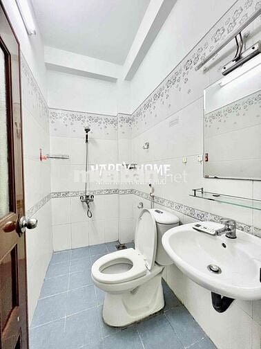 Cho thuê phòng Trần Quang Diệu Q3 gần trục Hoàng Sa Trường Sa - ĐH Mở