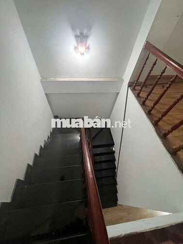 nhà 2 lầu,4 phòng ngủ ,hẻm xe hơi,p hiệp thành ,Q12