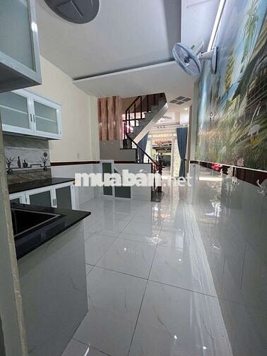 nhà 2 lầu,4 phòng ngủ ,hẻm xe hơi,p hiệp thành ,Q12