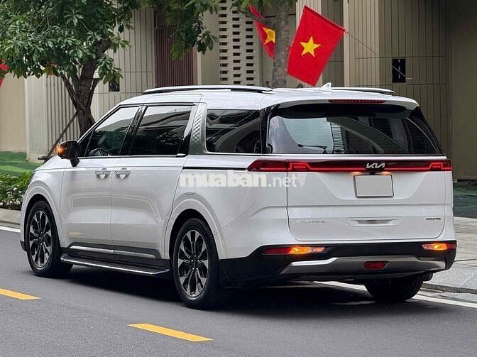 Kia Carnival 2022 Signature 2.2D - 34.000 km
