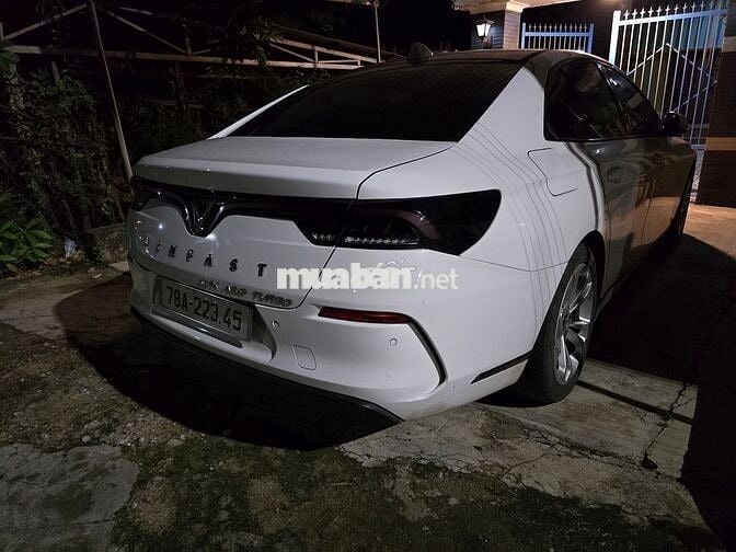 VinFast Lux A2.0 2022 A2.0 Tiêu chuẩn - 46000 km
