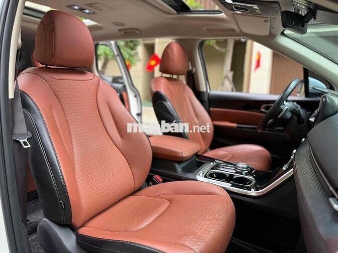 Kia Carnival 2022 Signature 2.2D - 34.000 km