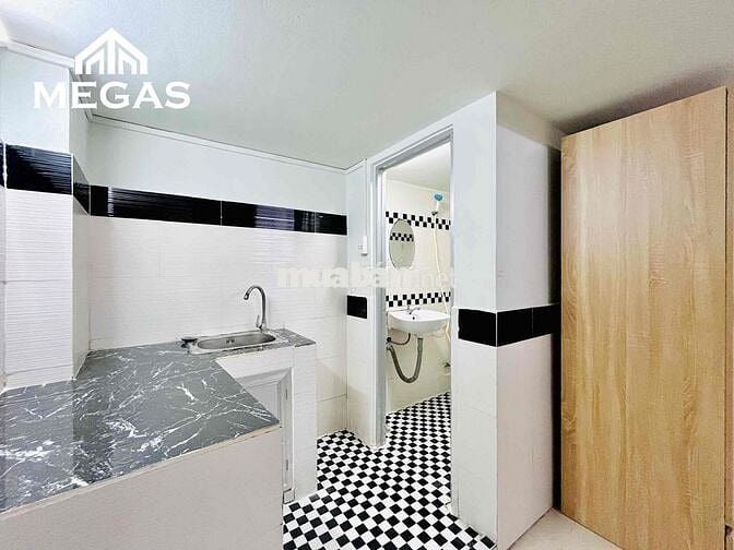 CHDV có gác MÁY LẠNH - TỦ ÁO - TỦ GIÀY mới 100% thoáng mát THANG MÁY