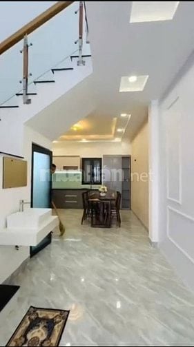 Bán gấp nhà ở Phan Văn Trị BT 55m2 / 1 tỷ 330tr SHR chủ kẹt vốn 