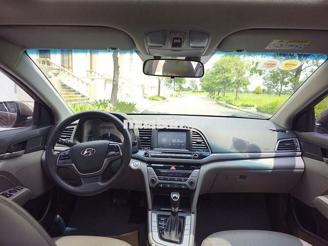 Hyundai Elantra 2017 1.6 AT - 80000 km