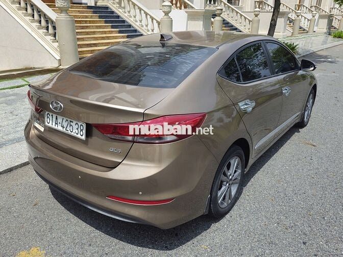Hyundai Elantra 2017 1.6 AT - 80000 km