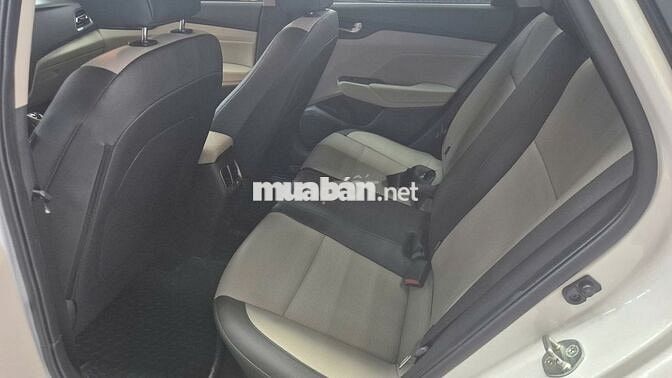 Hyundai Accent 2022 1.4 AT - 30000 km