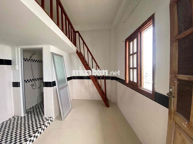 CHDV có gác MÁY LẠNH - TỦ ÁO - TỦ GIÀY mới 100% thoáng mát THANG MÁY