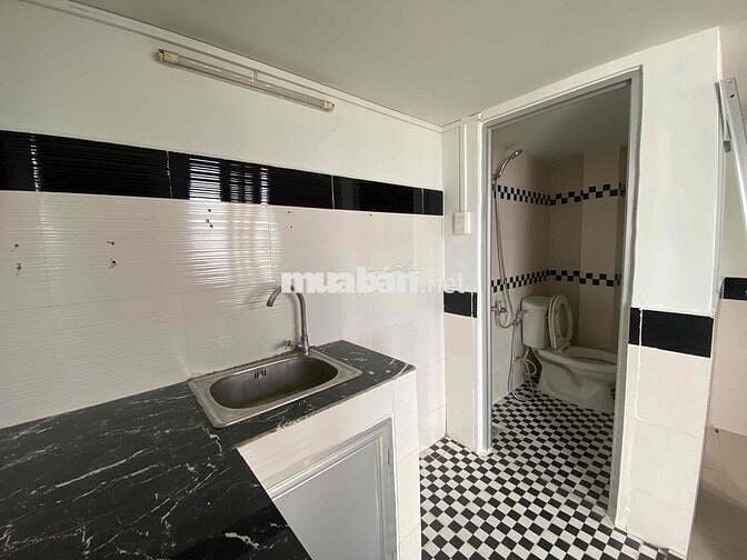 CHDV có gác MÁY LẠNH - TỦ ÁO - TỦ GIÀY mới 100% thoáng mát THANG MÁY