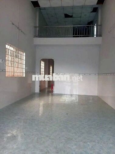Căn nhà nát , bán xác + đất giá 650 triệu sang tên. Đất ở, thổ cư sẵn.