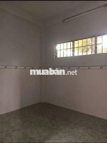Căn nhà nát , bán xác + đất giá 650 triệu sang tên. Đất ở, thổ cư sẵn.
