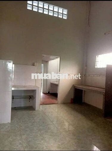 Căn nhà nát , bán xác + đất giá 650 triệu sang tên. Đất ở, thổ cư sẵn.