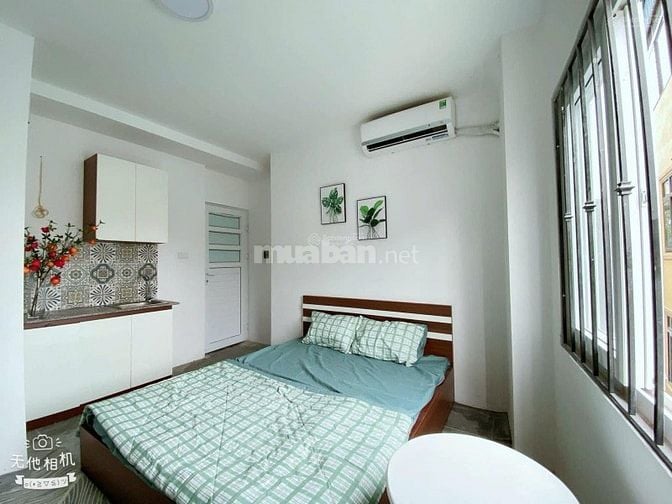 hiếm cần bán gấp tòa chung cư  Hoàng Ngân 93m,7 tầng ,9,x tỷ(x bé)