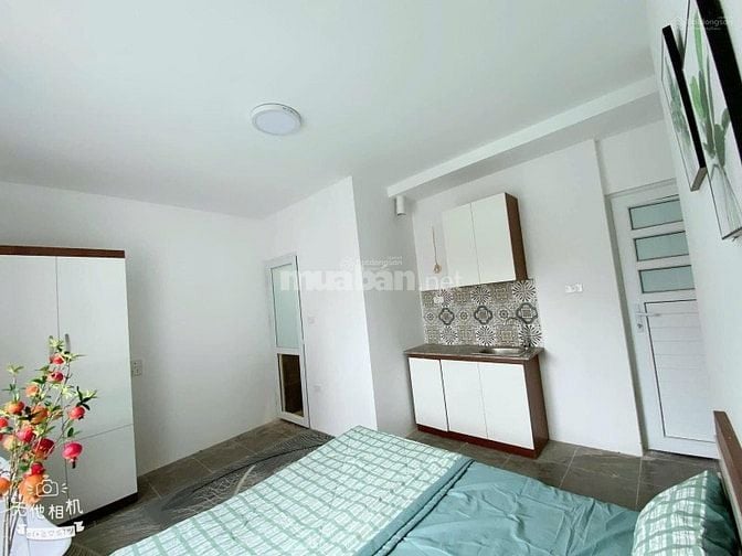 hiếm cần bán gấp tòa chung cư  Hoàng Ngân 93m,7 tầng ,9,x tỷ(x bé)