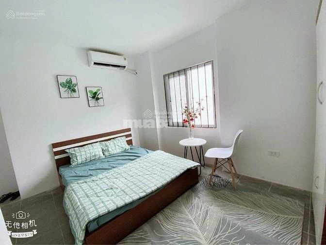 hiếm cần bán gấp tòa chung cư  Hoàng Ngân 93m,7 tầng ,9,x tỷ(x bé)