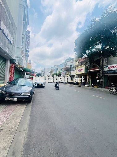 Cho thuê mbkd mặt tiền đường Quang trung 4,5x11m thông suốt