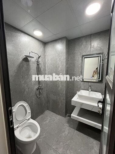 Cho thuê cả căn nhà 5 tầng tại Mễ Trì Hạ - Miễn môi giới