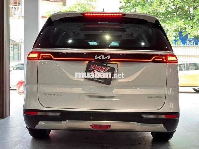 Kia Carnival 2023 Signature 2.2D - 32000km một chủ