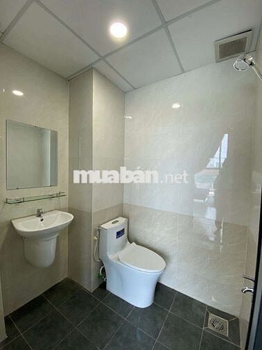 Studio full nội thất - view kính - ngay công viên Làng Hoa