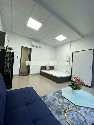 Studio full nội thất - view kính - ngay công viên Làng Hoa