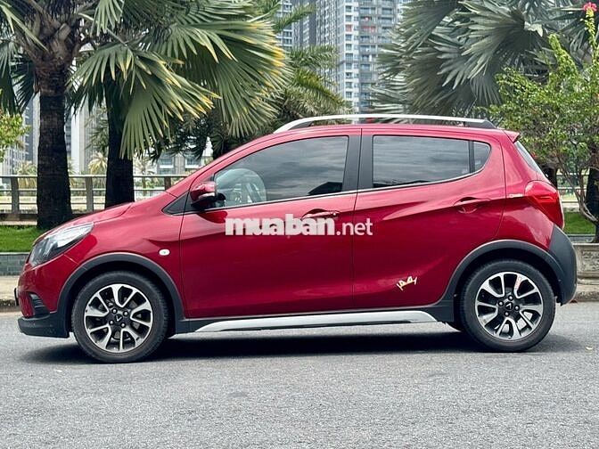 VinFast Fadil Plus 2021 - Màu đỏ - 4v4km