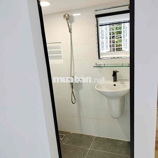 Phòng có gác full nội thất, 35m2 ngay Nguyễn Thị Huỳnh, gần sân bay