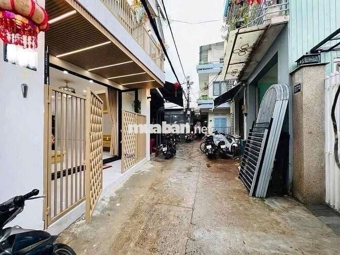 Nhà đẹp 2T xây mới ngay trung tâm Lê Duẩn_Full nội thất cao cấp_3tyX