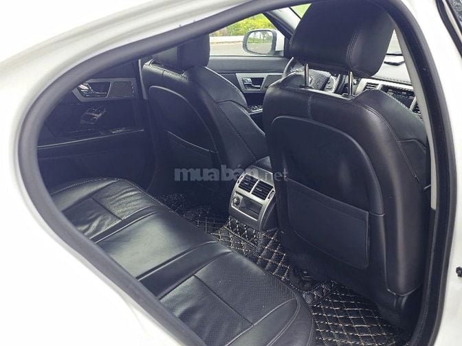 Chào các bác e bán jaguar XF màu trắng ạ