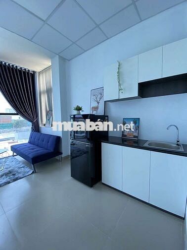 Studio full nội thất - view kính - ngay công viên Làng Hoa