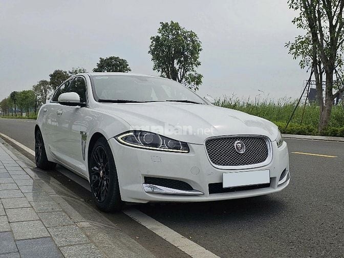 Chào các bác e bán jaguar XF màu trắng ạ