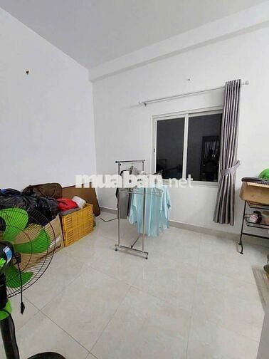 Nhà đồng sở hữu 2 căn. Trệt 2 lầu sân thượng, 4pn, 3wc . Đường 12m