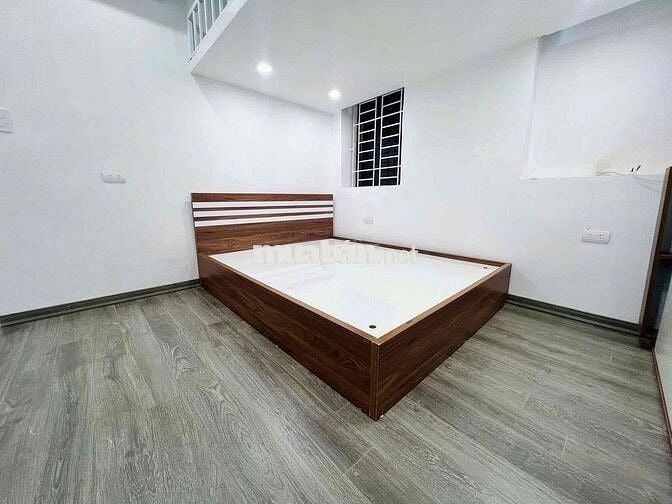 căn hộ tập thể tầng 3 Văn Chương 18/55m sử dụng 2,25 tỷ sổ đỏ riêng l