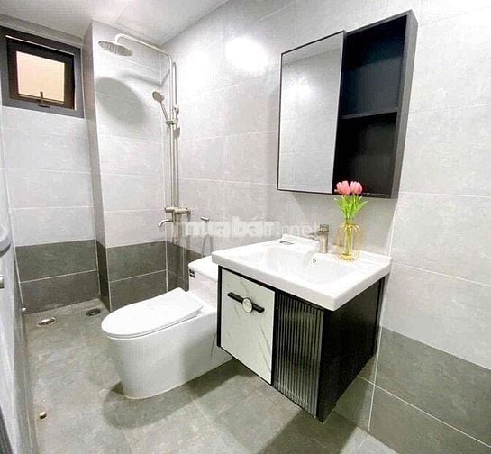 TRỐNG SẴN CĂN HỘ CỬA SỔ TRỜI NGAY VX LÊ ĐẠI HÀNH GẦN ĐH BÁCH KHOA