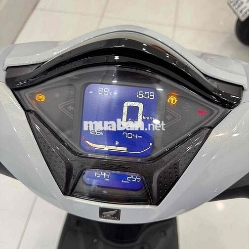 Honda Sh350i Nhập Ý 2025 Trắng Xà Cừ lướt 700 cây