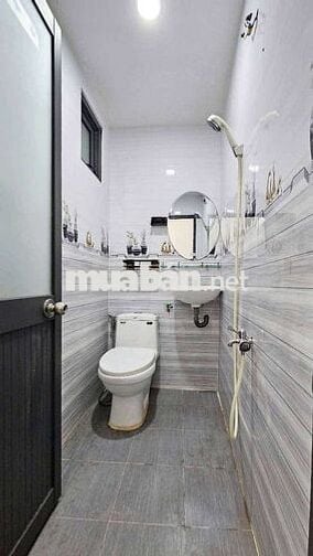 Nhà hẻm xe hơi thông, trung tâm q3. Tiện kinh doanh kết hợp ở.