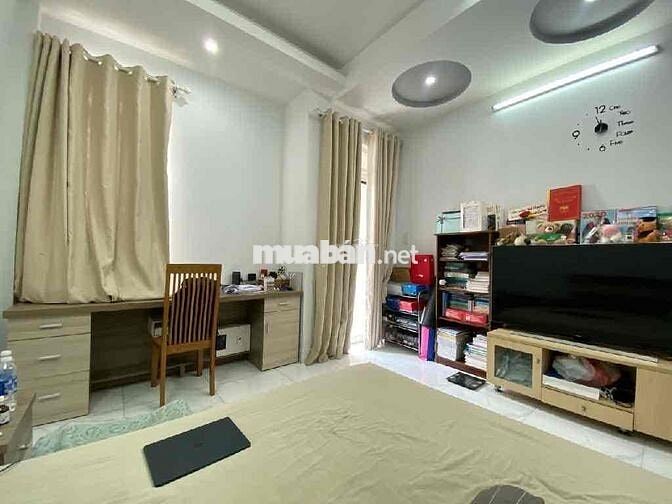 Bán nhà Thoại Ngọc Hầu, Quận Tân Phú Hẻm xe hơi thông, 90m², giá 14,5t