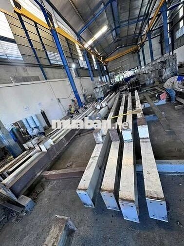 Xưởng cho thuê Đức Hòa thượng DT 1200m đường content 24/24