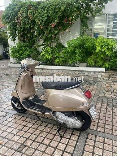 Xe piaggio vespa đèn vuông