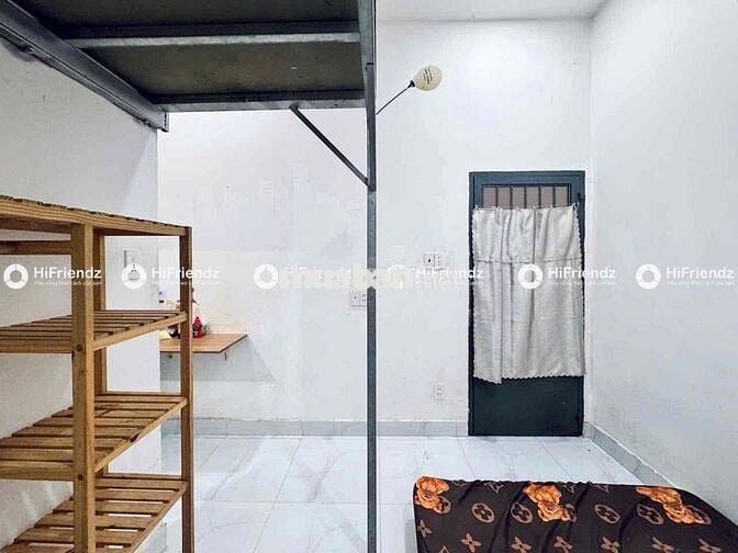 Phòng sẵn máy lạnh ngay gần vòng xoay Lê Đại Hành
