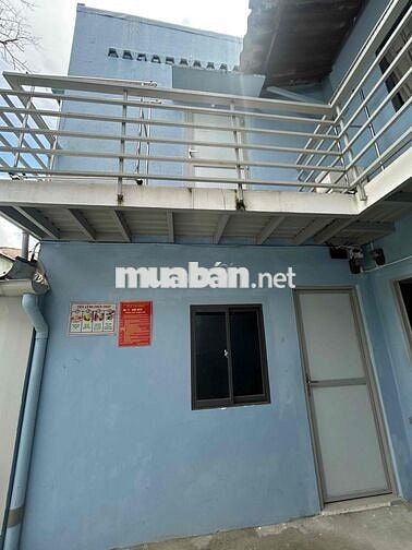 Nhà nhỏ có sân vườn tại CMT8 chỉ 6tr