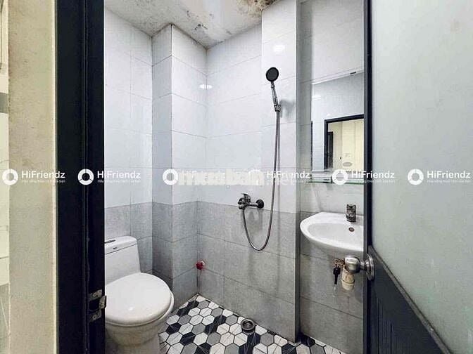 Phòng sẵn máy lạnh ngay gần vòng xoay Lê Đại Hành