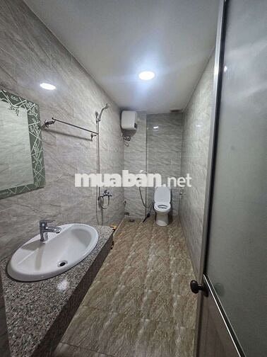 Cho thuê nguyên căn 3 tầng mặt tiền Dương Khuê